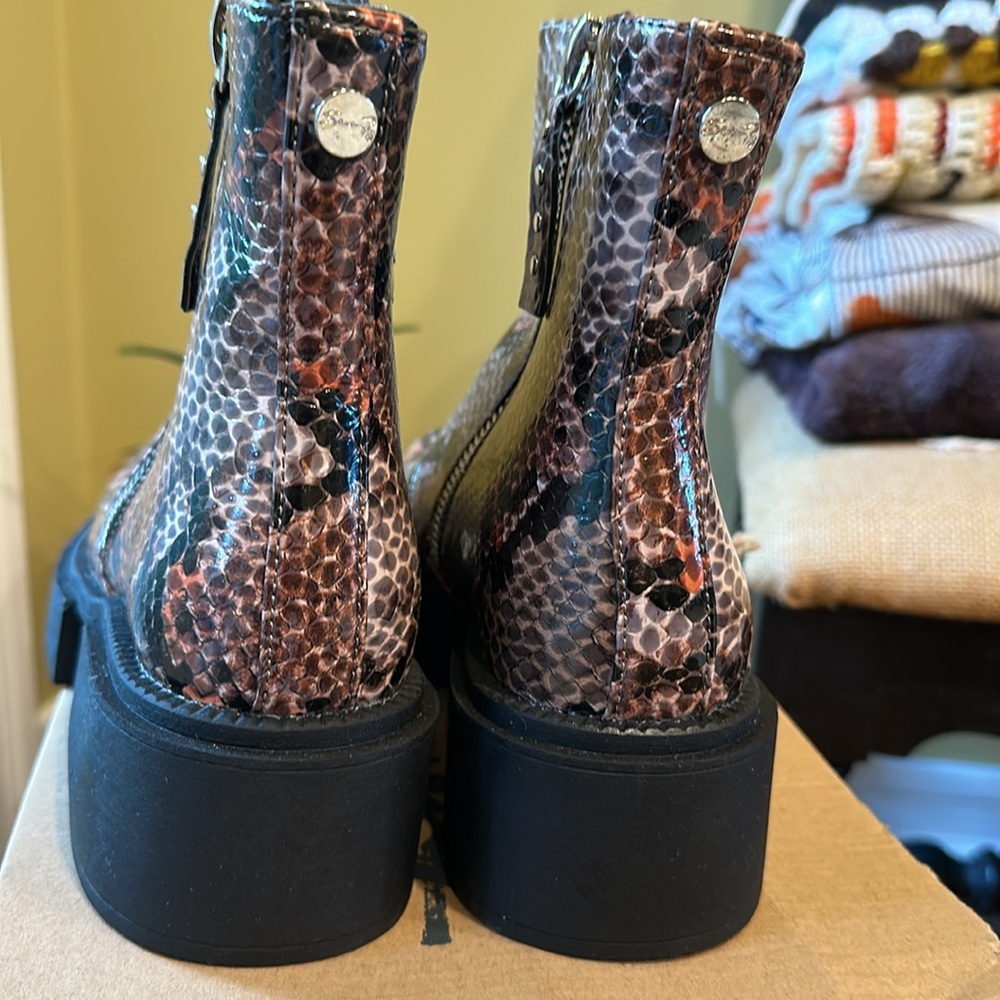 Seven7 Footwear “Vault” Brown Snake (Faux) Ankle Boots New in Box Size 9 - Picture 4 of 16
